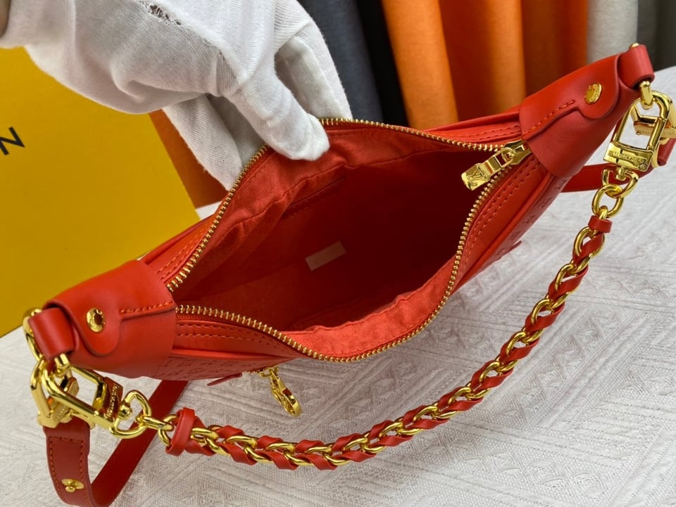 Louis Vuitton Loop Baguette Bag Red 23Cm M22594 view 3