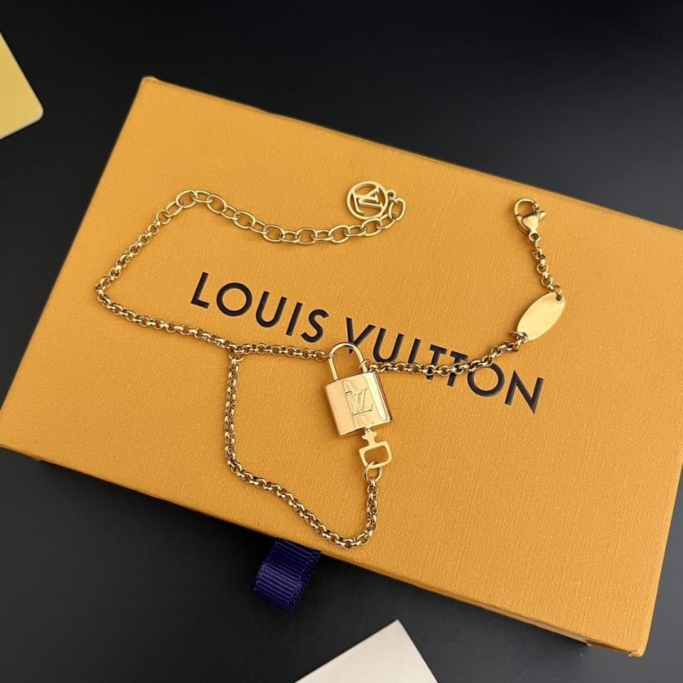 Louis Vuitton Bracelet Rocky Gold view 4