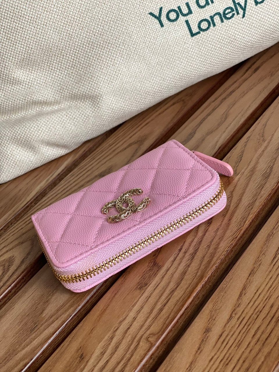 Chanel Zipped Wallet 11Cm Pink Caviar Gold Hardware view 4