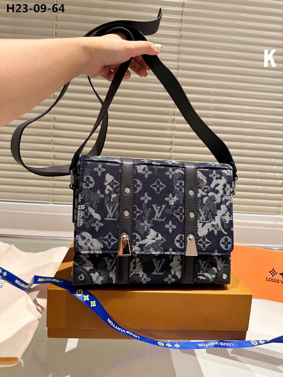 Louis Vuitton Monogram Tapestry Trunk Messenger 24Cm view 3
