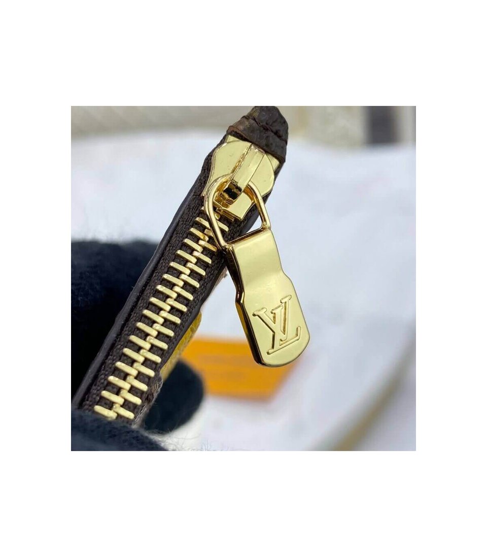 Louis Vuitton Daisy Duck Coin &amp; Card Holder view 6