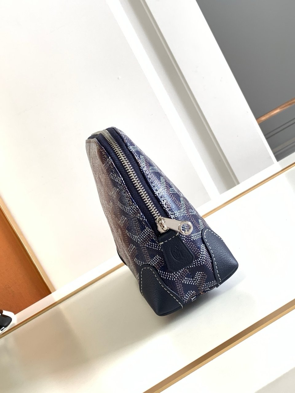 Goyard Vendôme Cosmetic Pouch 17cm Navy Goyardine Canvas And Calfskin Trim view 12
