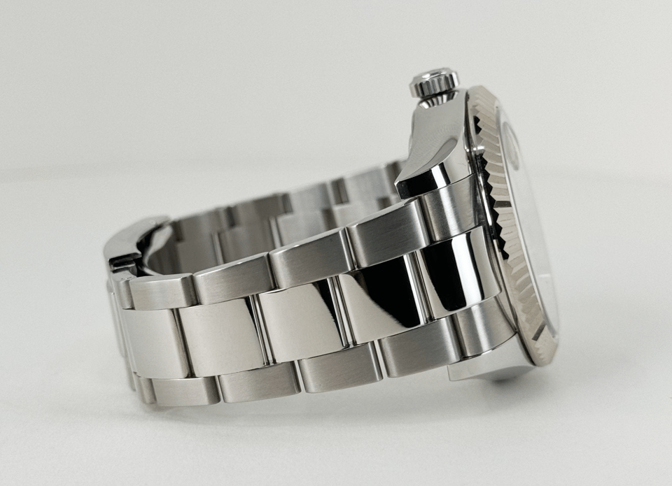 Rolex Sky-Dweller 42 mm Intense white Dial 336934 view 7