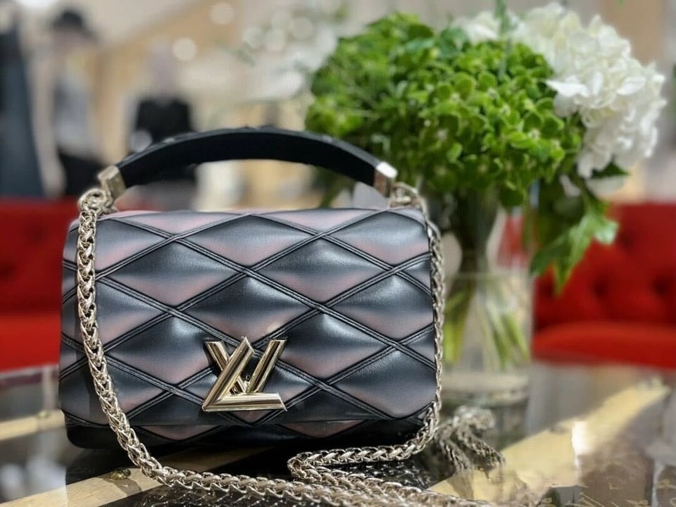 Louis Vuitton Go 14 Mm Malletage Black Pink 23Cm M23569 view 3