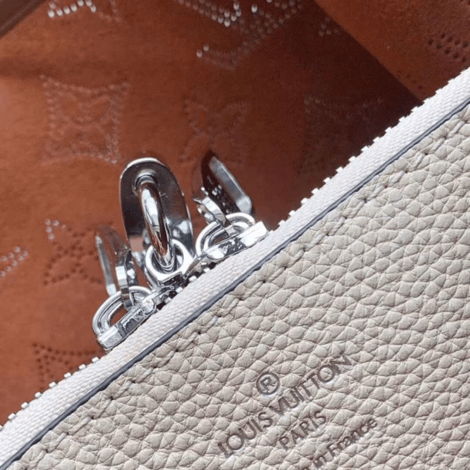 Louis Vuitton Muria 25Cm Cream view 10