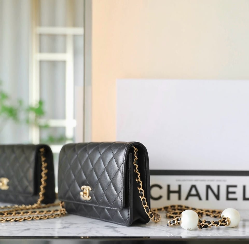 Chanel 24S Woc 19Cm Black Calfskin Pearl Ball view 10