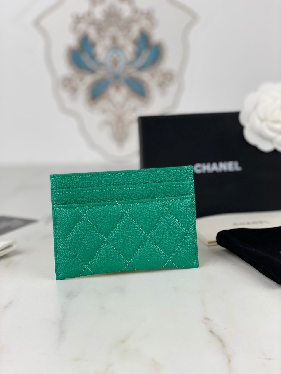Chanel Card Holder 19.5 Emerald Grained Calfskin Gold Icon view 5