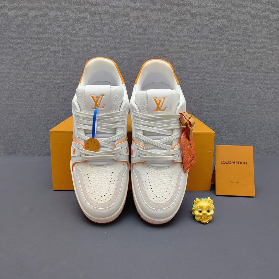 Louis Vuitton Trainer Sneakers Orange Calfskin With Grain 1AKRBI view 3