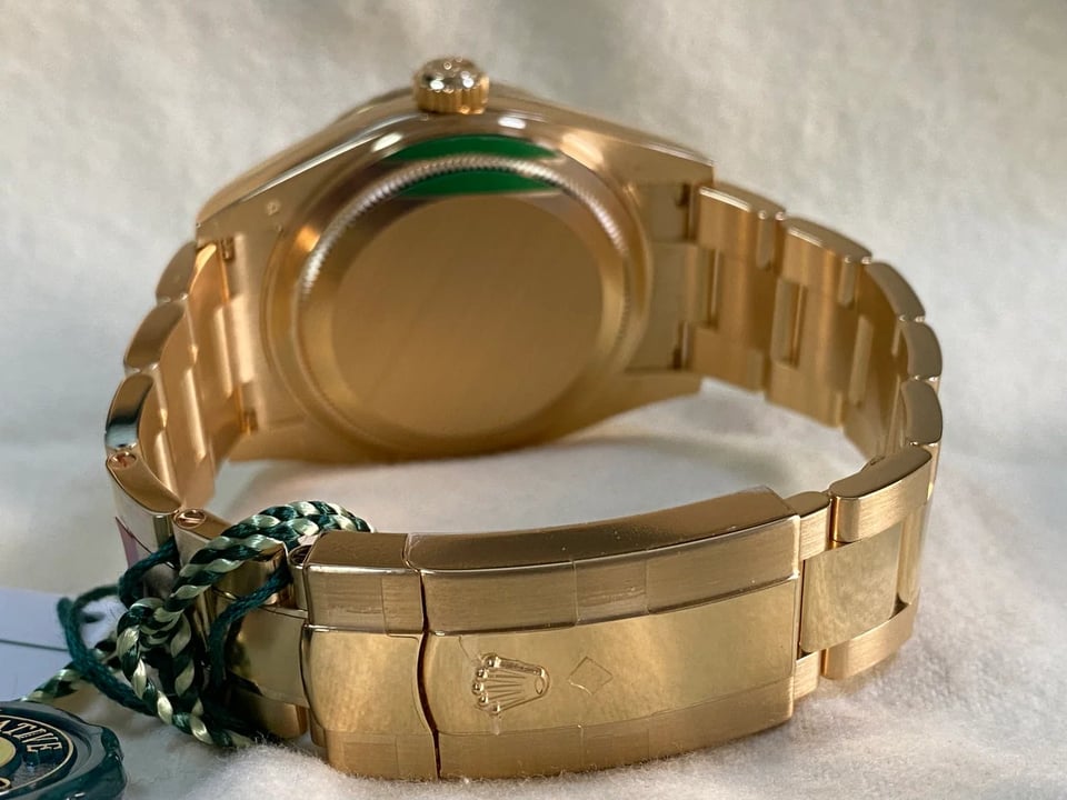 Rolex Sky-Dweller 42 mm Champagne Dial 336938 view 5