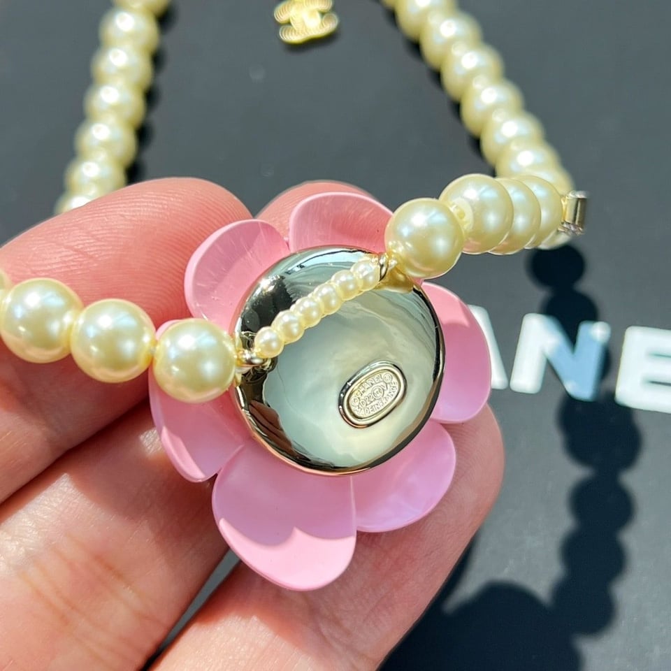 Chanel Pearl And Camélia Necklace view 4