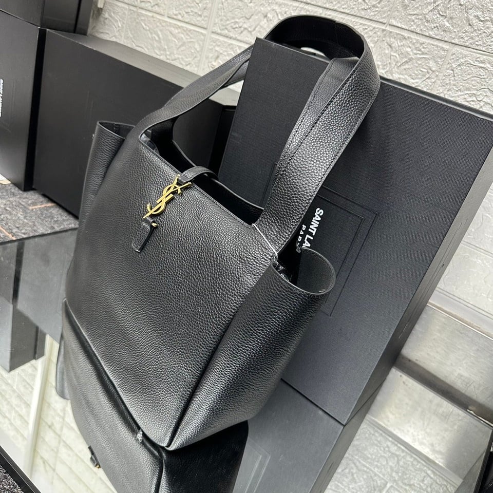 Saint Laurent Bea In Grained Leather Black 50Cm view 7