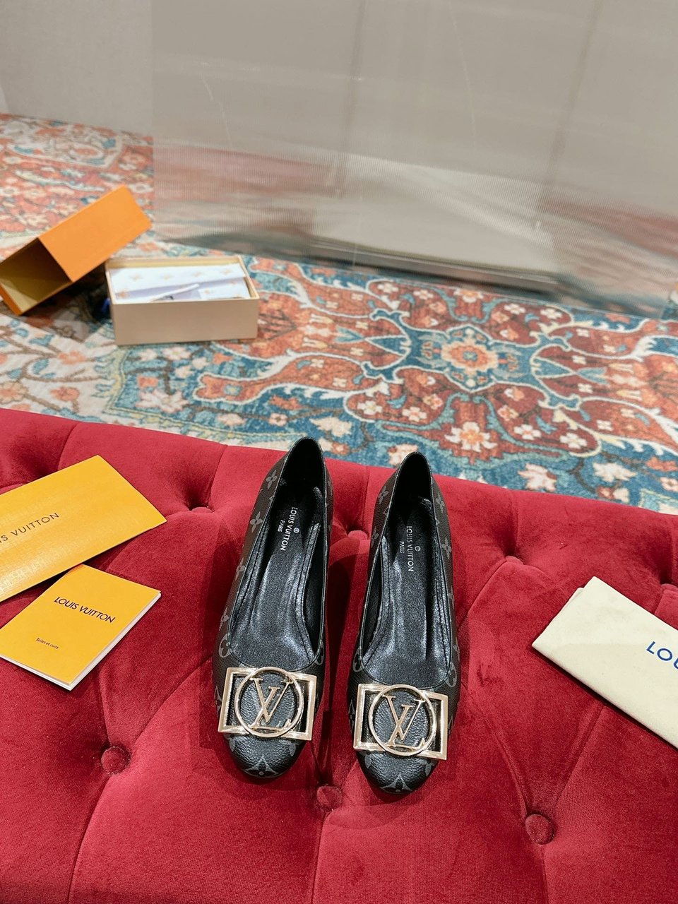 Louis Vuitton Madeleine Pumps Monogram Black view 11