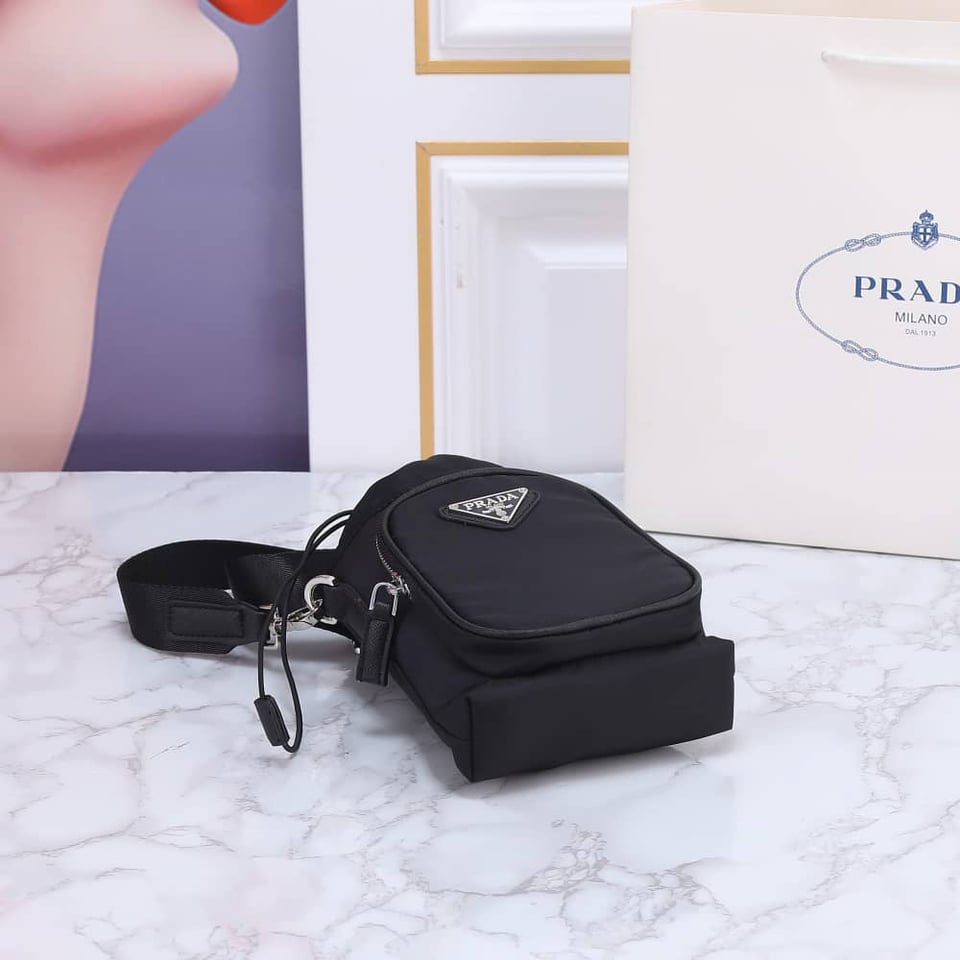 Prada Re Nylon Smartphone Case Black 18Cm view 5
