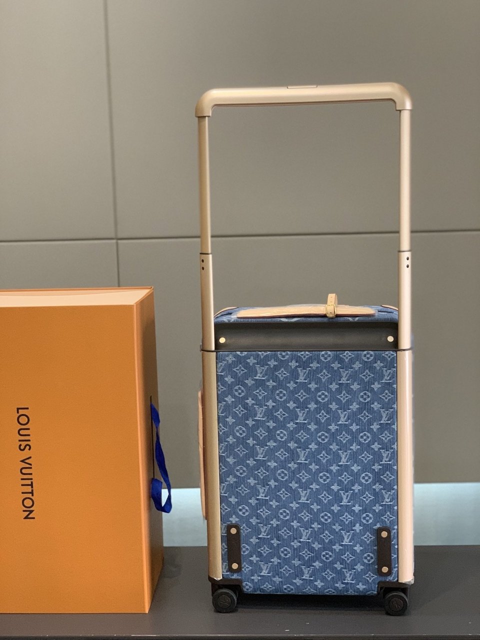 Louis Vuitton Horizon 55 Suitcase Monogram Cotton Canvas Denim Blue 55Cm M24314 view 8