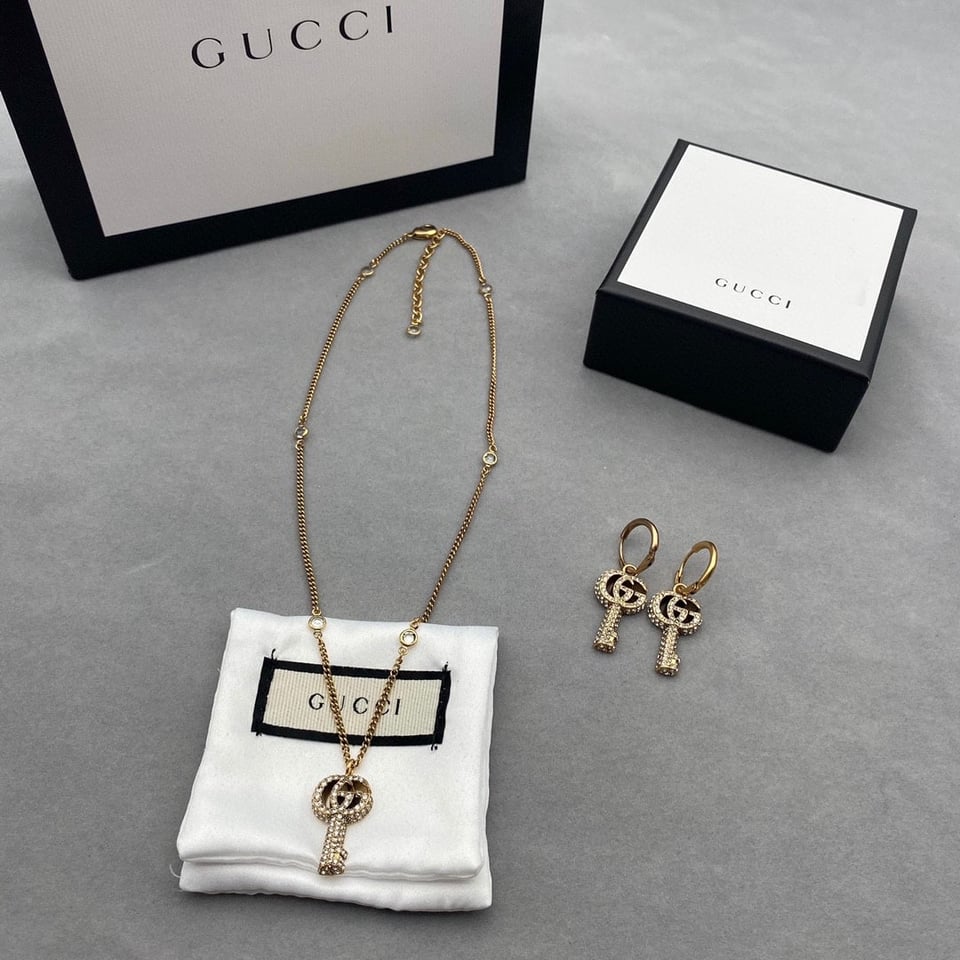 Gucci Gg Crystal Key In Gold Necklace