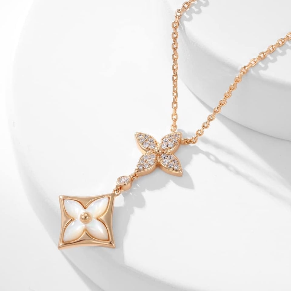 Louis Vuitton Color Blossom Double Star Necklace Q94676 view 2