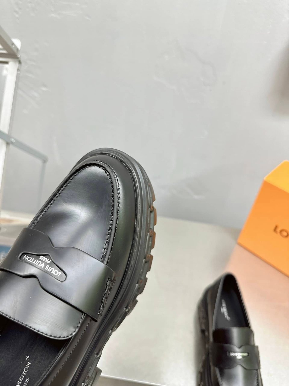 Louis Vuitton Lv Record Loafer Black 1Ac9I9 view 6