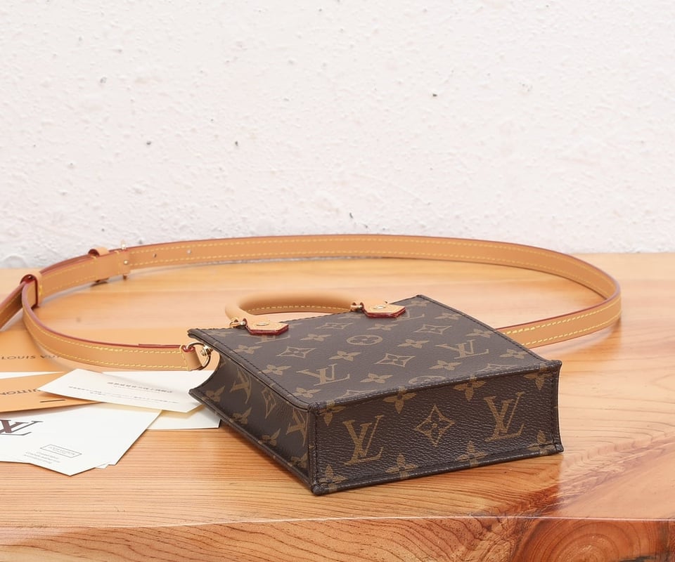 Louis Vuitton OnTheGo Tote Mini 17cm/6.7in Monogram Canvas Brown M81266 – Women view 9