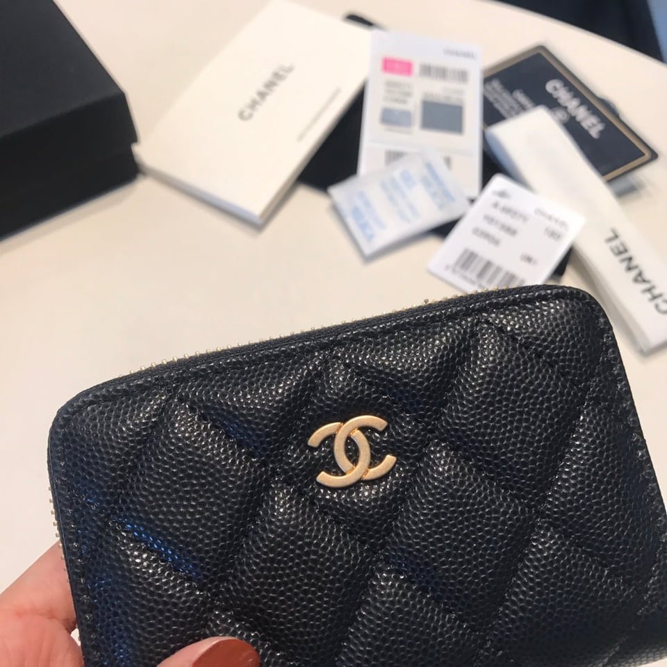 Chanel Zipped Coin Basic Purse 11 Black Calfskin Gold Icon view 4