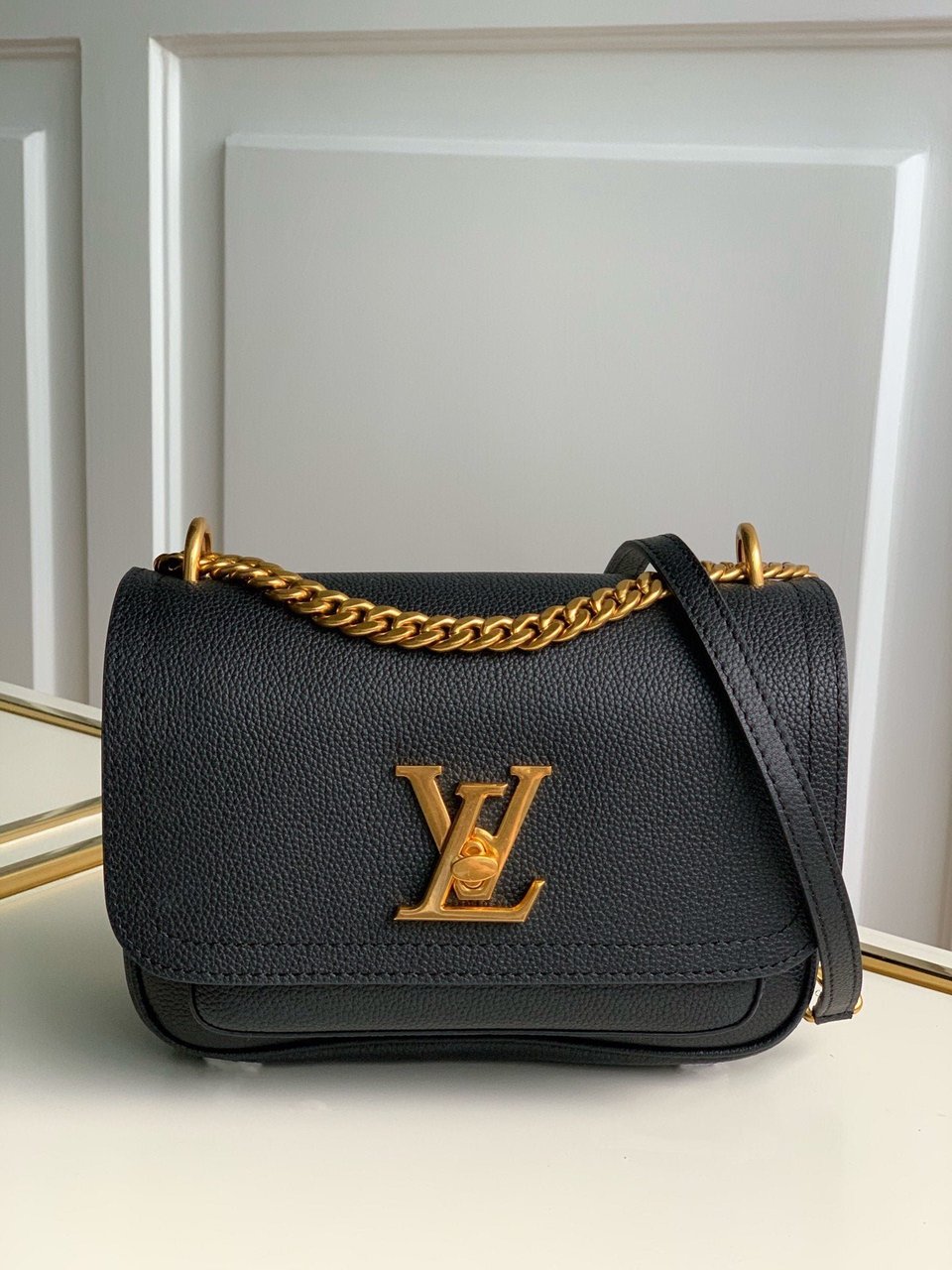 Louis Vuitton Lockme Chain 23Cm Black Bag view 3
