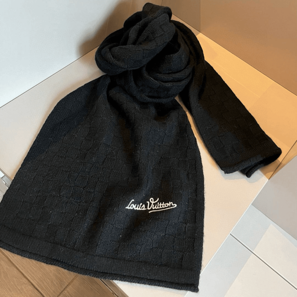 Louis Vuitton Damier Check Scarf Black For Women 180cm view 2