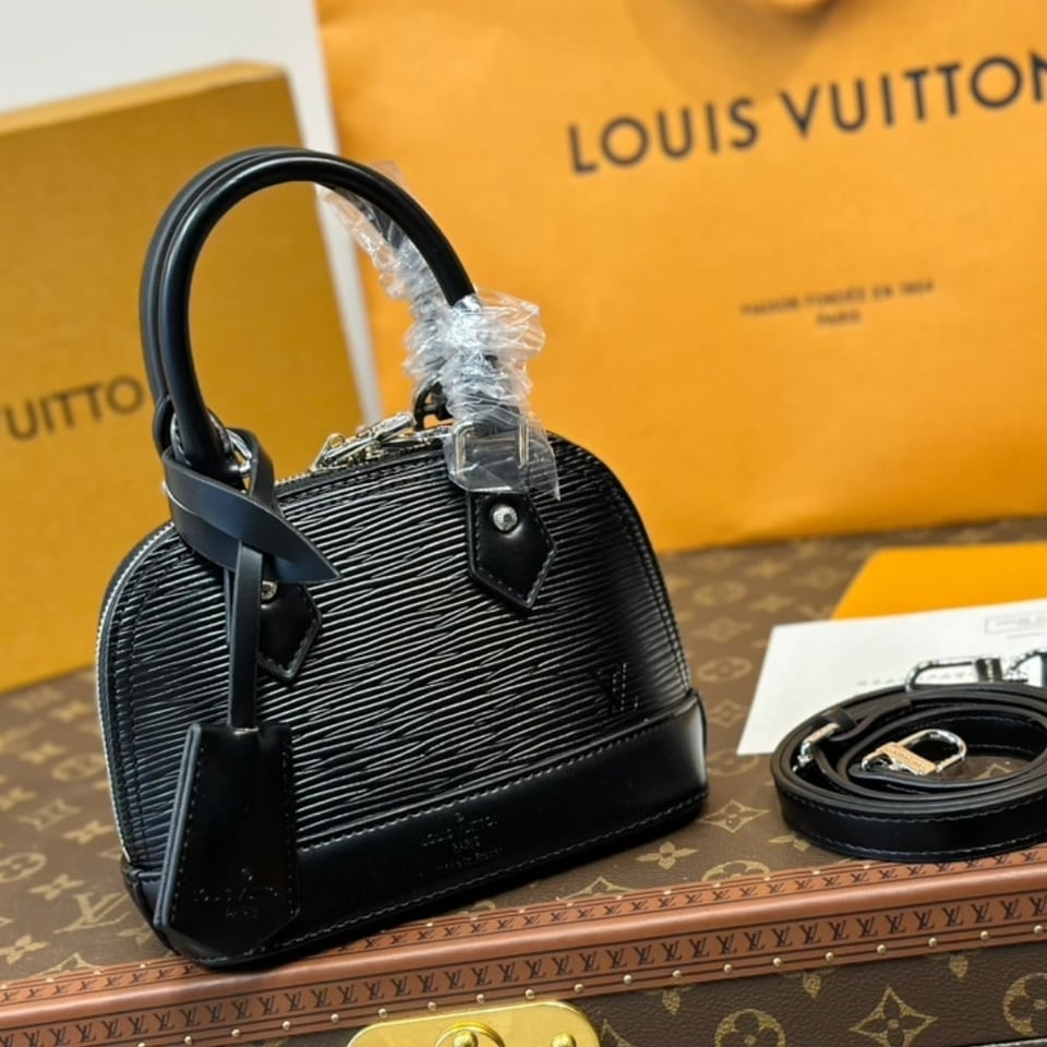 Louis Vuitton Nano Alma Bag Black 18Cm M81945 view 3