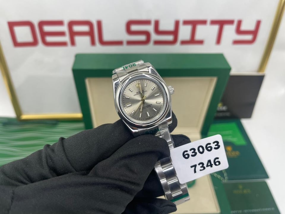 Rolex Oyster Perpetual Lady 31mm Silver Dial 277200 view 3