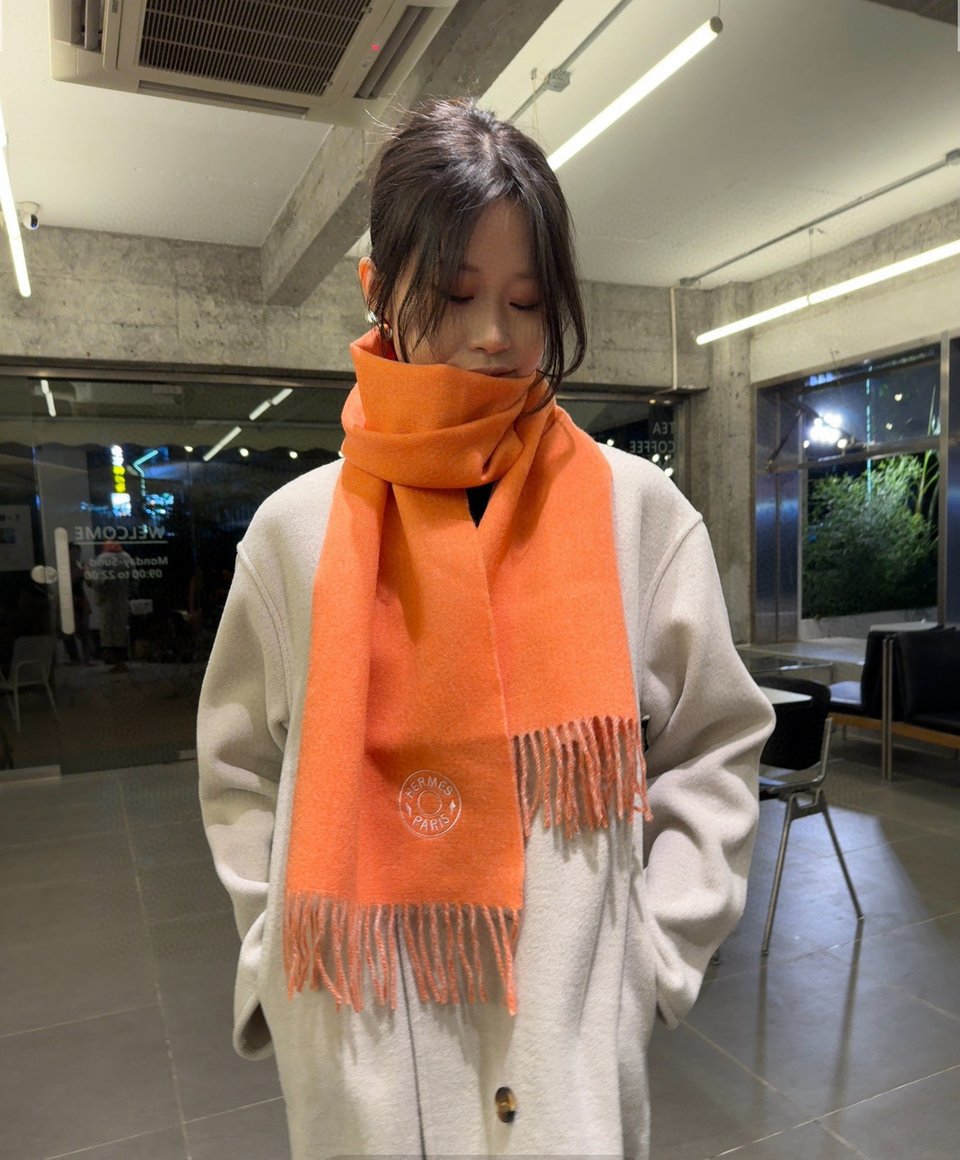 Hermes Cashmere Blanket Scarf Orange For Women 180cm view 5