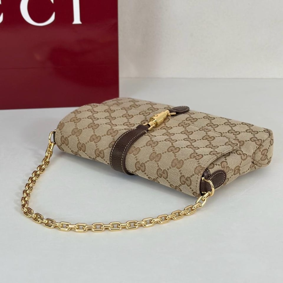 Gucci GG Emblem Medium view 7