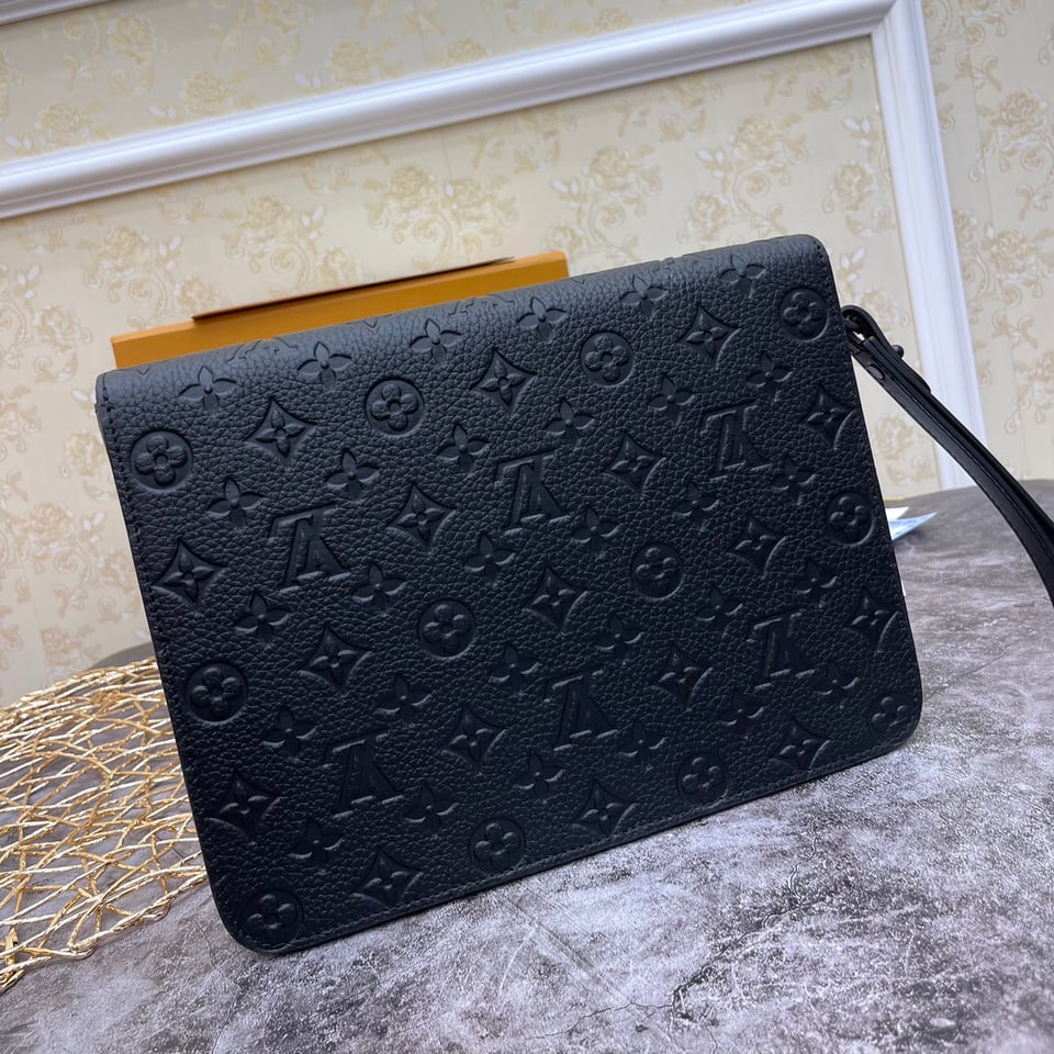 Louis Vuitton S Lock A4 Pouch Black 28Cm M80582 view 6