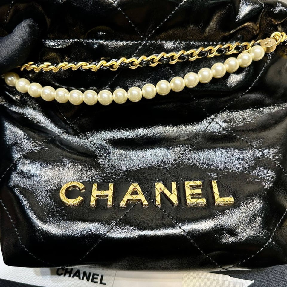 Chanel 22 Mini Bag Shiny Crumpled Calfskin with Pearl Chain view 11