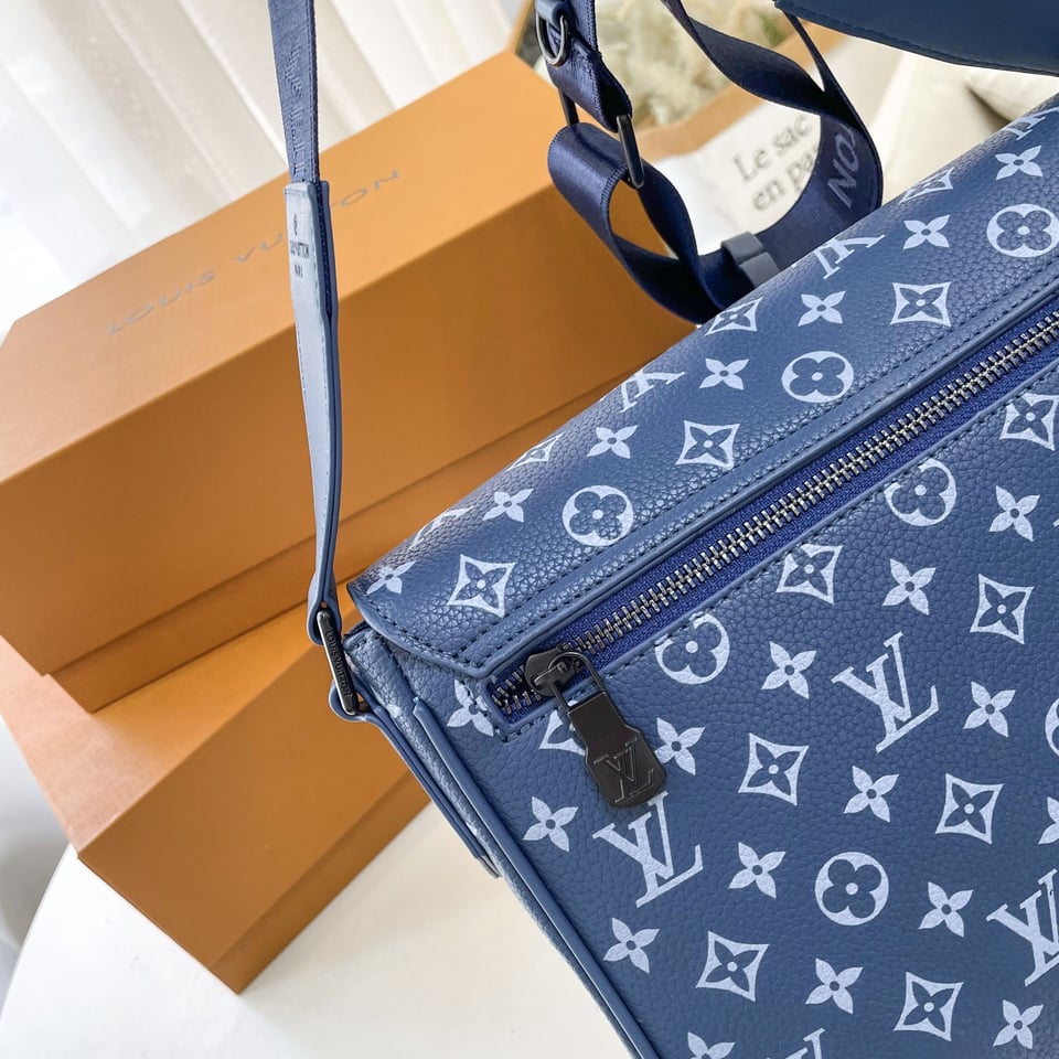 Louis Vuitton District Pm Bag Blue 26Cm M23785 For Men view 7