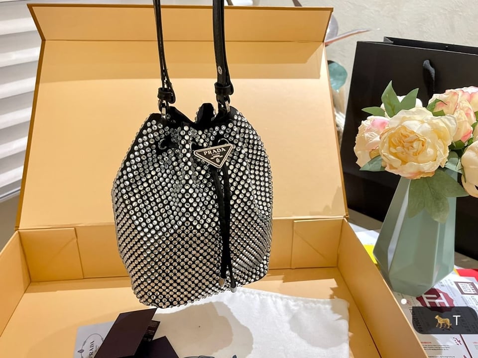 Prada Embellished Satin Pouch Crystal Color 18Cm view 7