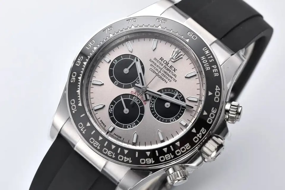 Rolex Daytona 40 mm Sunburst Dial 126519LN view 5