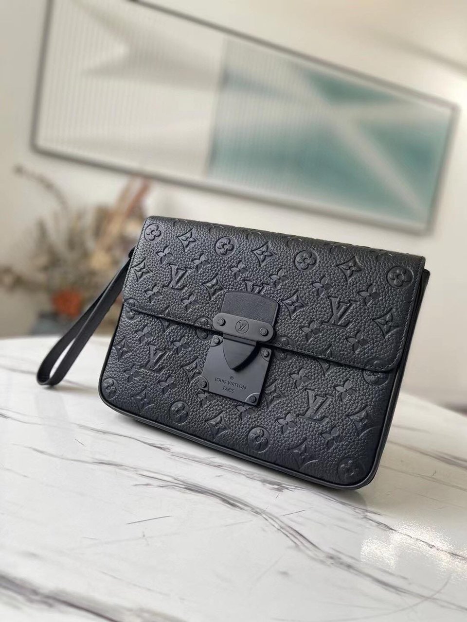 Louis Vuitton S Lock A4 Pouch Black 28Cm M80582 view 3