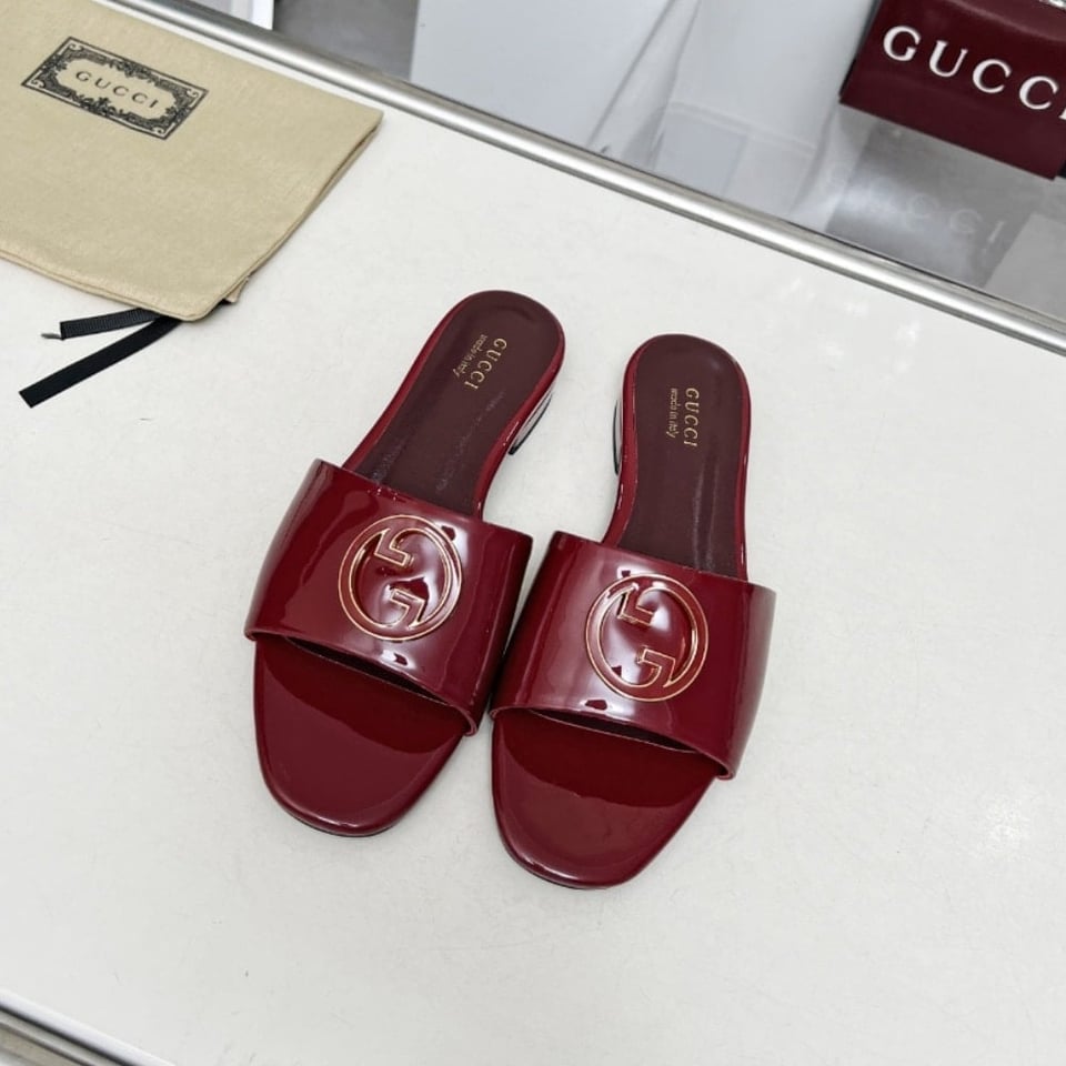 Gucci Women Round Interlocking G Sandal In Burgundy 820860 Bnc00 6207 view 3