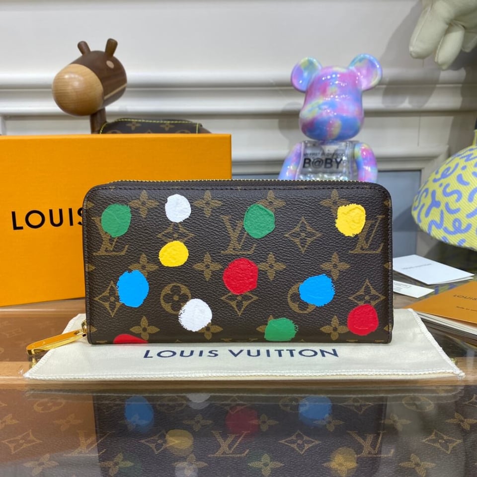 Louis Vuitton x Yayoi Kusama Zippy Wallet view 3