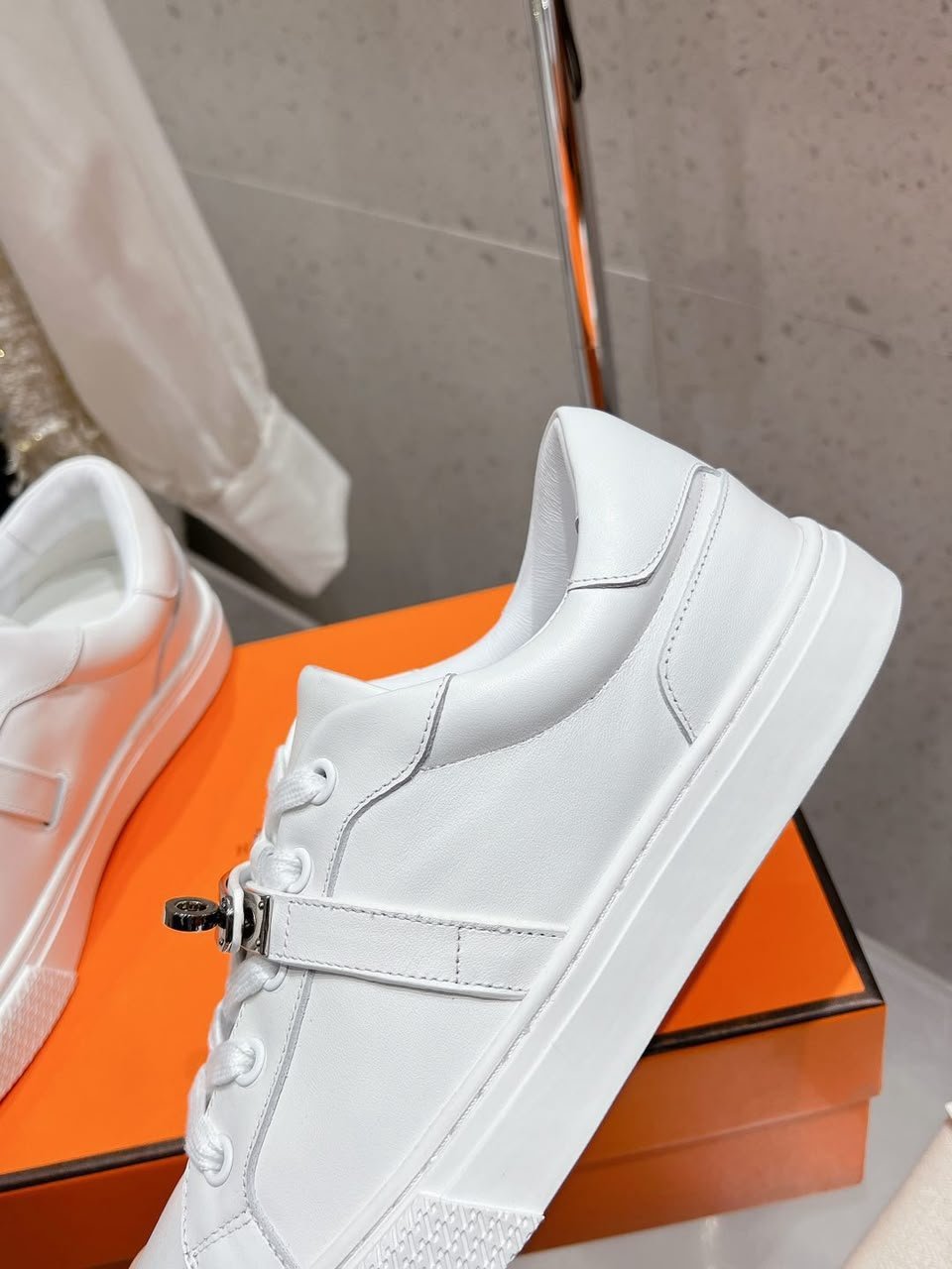 Hermes Sneakers Day Blanc Color Calfskin H252883ZH90390 view 4