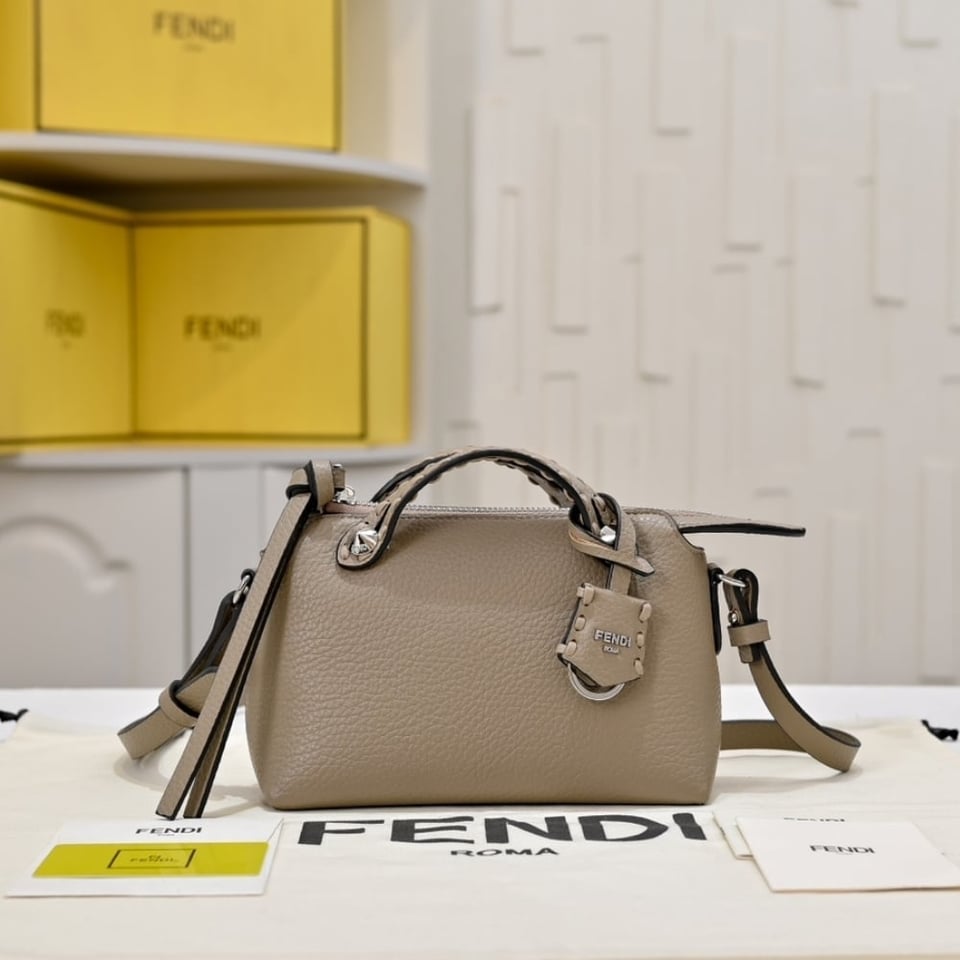 Fendi By The Way Selleria Medium Grey 20Cm view 3