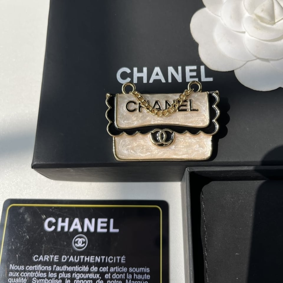 Chanel Chanel Bag Shaped Brooch view 3