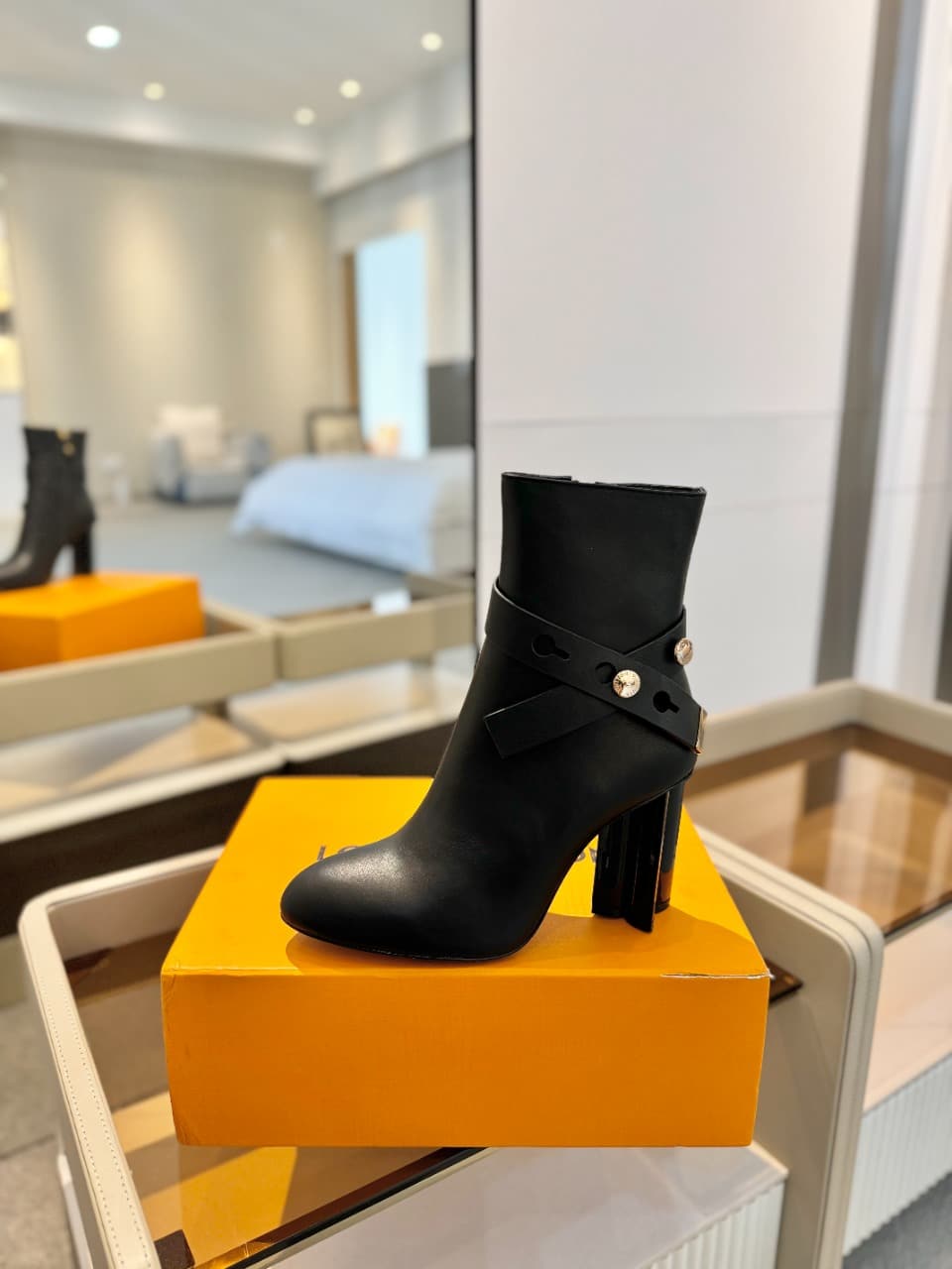 Louis Vuitton Silhouette Ankle Boot Black 1Adaqz view 3