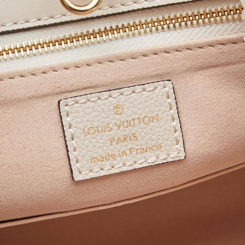 Louis Vuitton LV Onthego MM Tote Bag Monogram Beige 35cm M46531 view 10