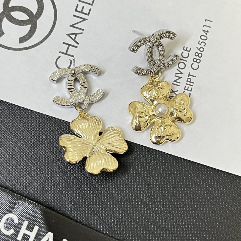 Chanel Fall Winter 2024 Earrings view 3
