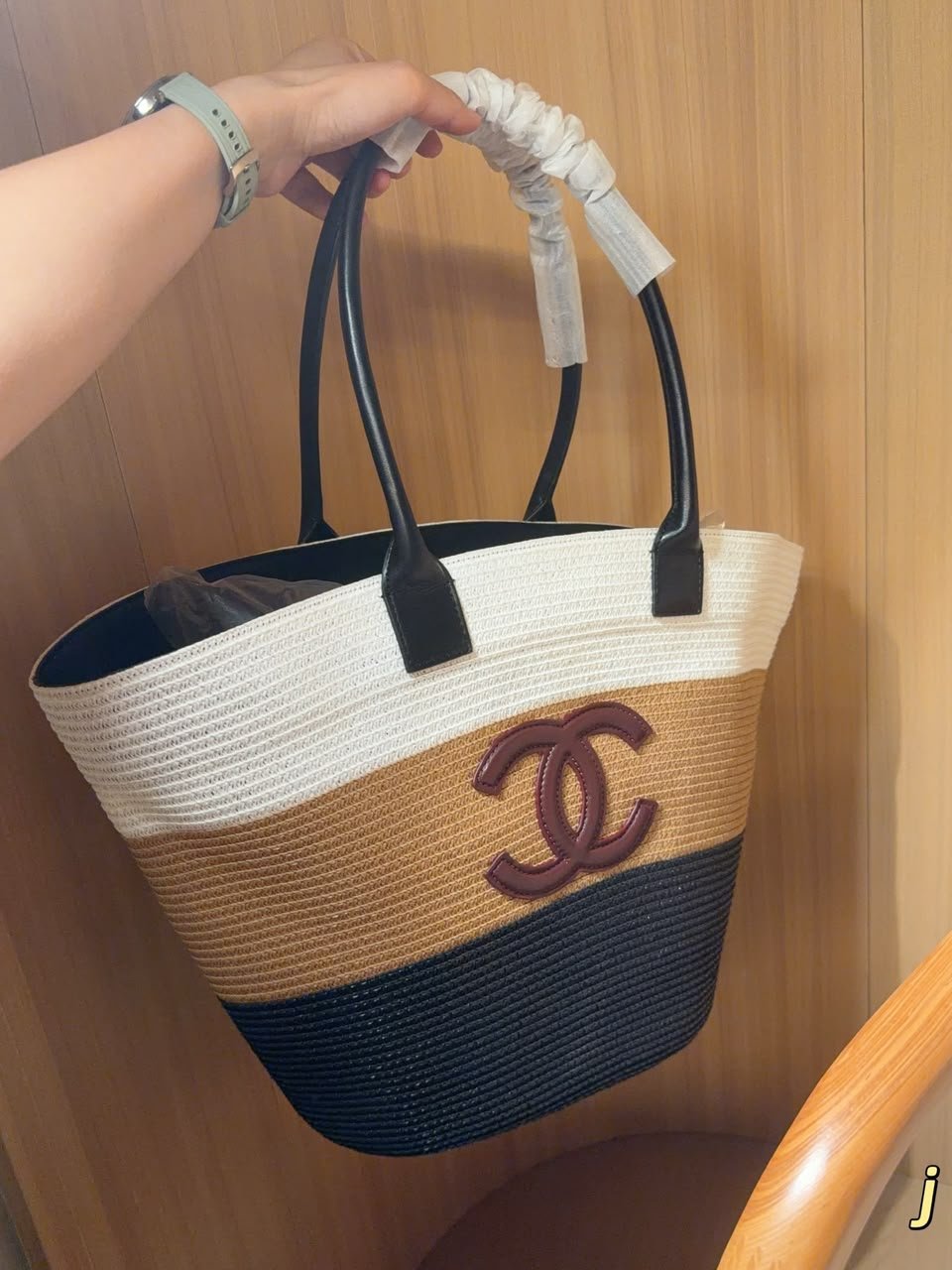 Chanel Maxi-sized Shopping Bag Raffia &amp; Calfskin White 60cm/23.6in AS6148 view 3