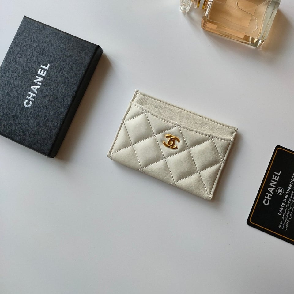 Chanel Card Holder 11.2 White Calfskin Gold Icon