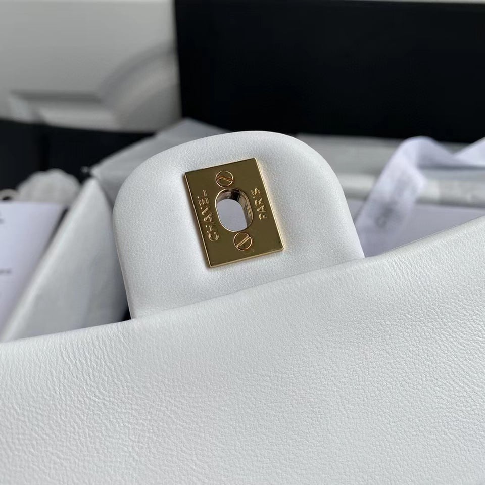 Chanel Classic Medium Handbag White 25Cm A01112 view 5