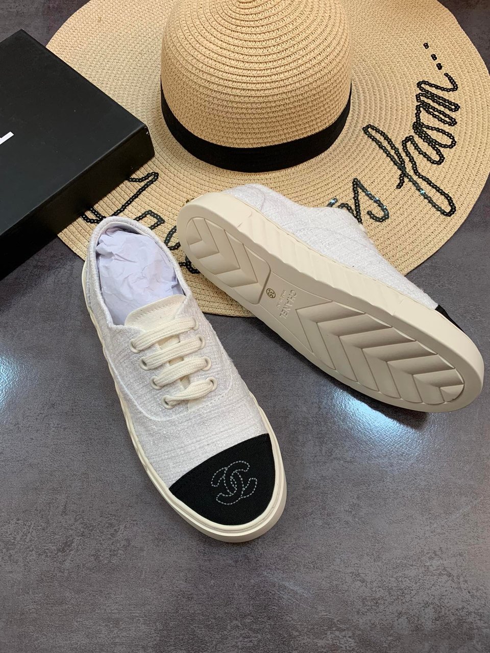 Chanel Cc Sneakers Canvas Mix In White view 4