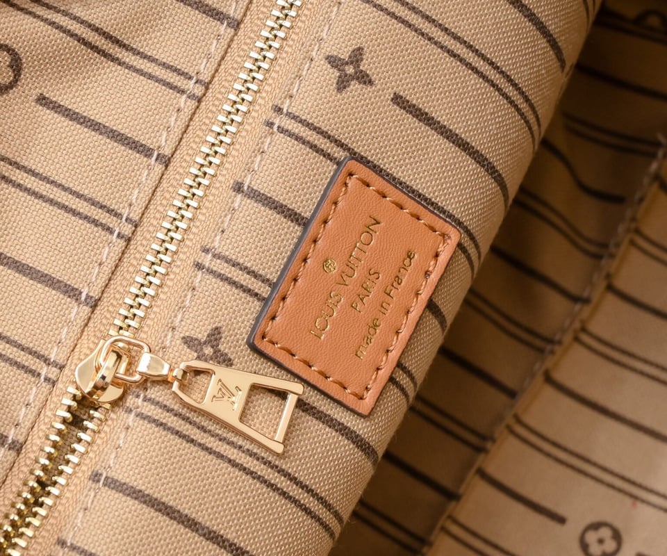 Louis Vuitton Tote Bag Monogram Canvas Brown 26Cm view 9