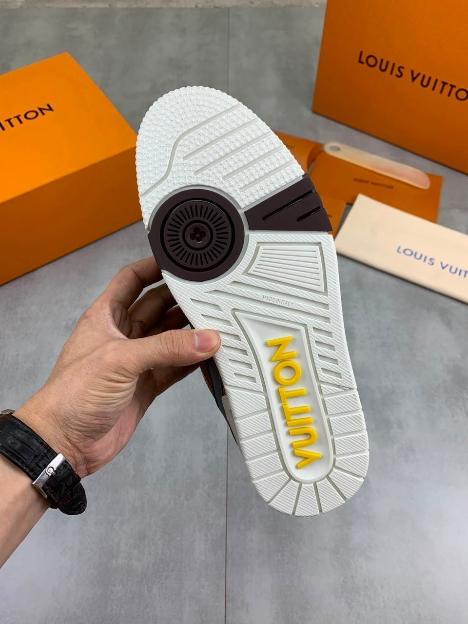 Louis Vuitton Trainer Sneakers Yellow Calfskin 1AK85Q view 9
