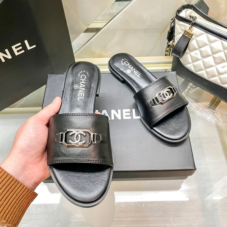 Chanel Slippers With Cc Silver Hardware Black G45172 B13906 Nq961 view 5